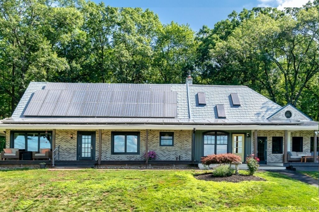 Exterior, Facade, Brick Facade, Cape Cod