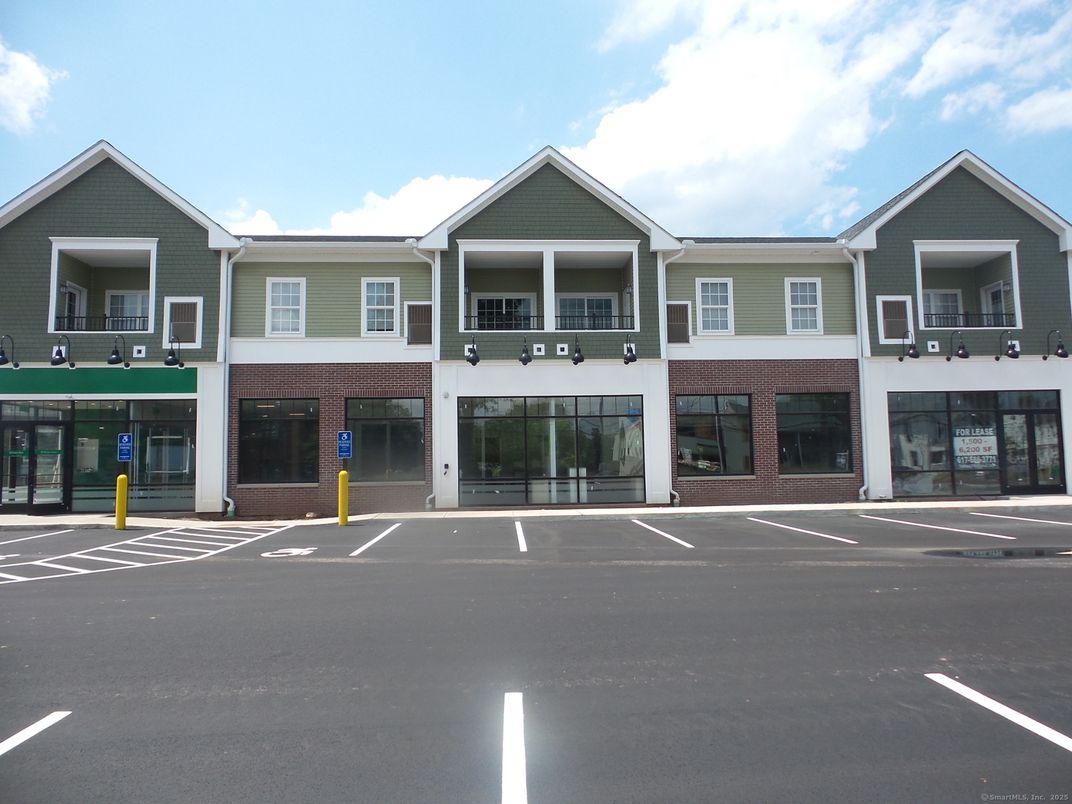 Exterior, Facade, Brick Facade, Rowhouse