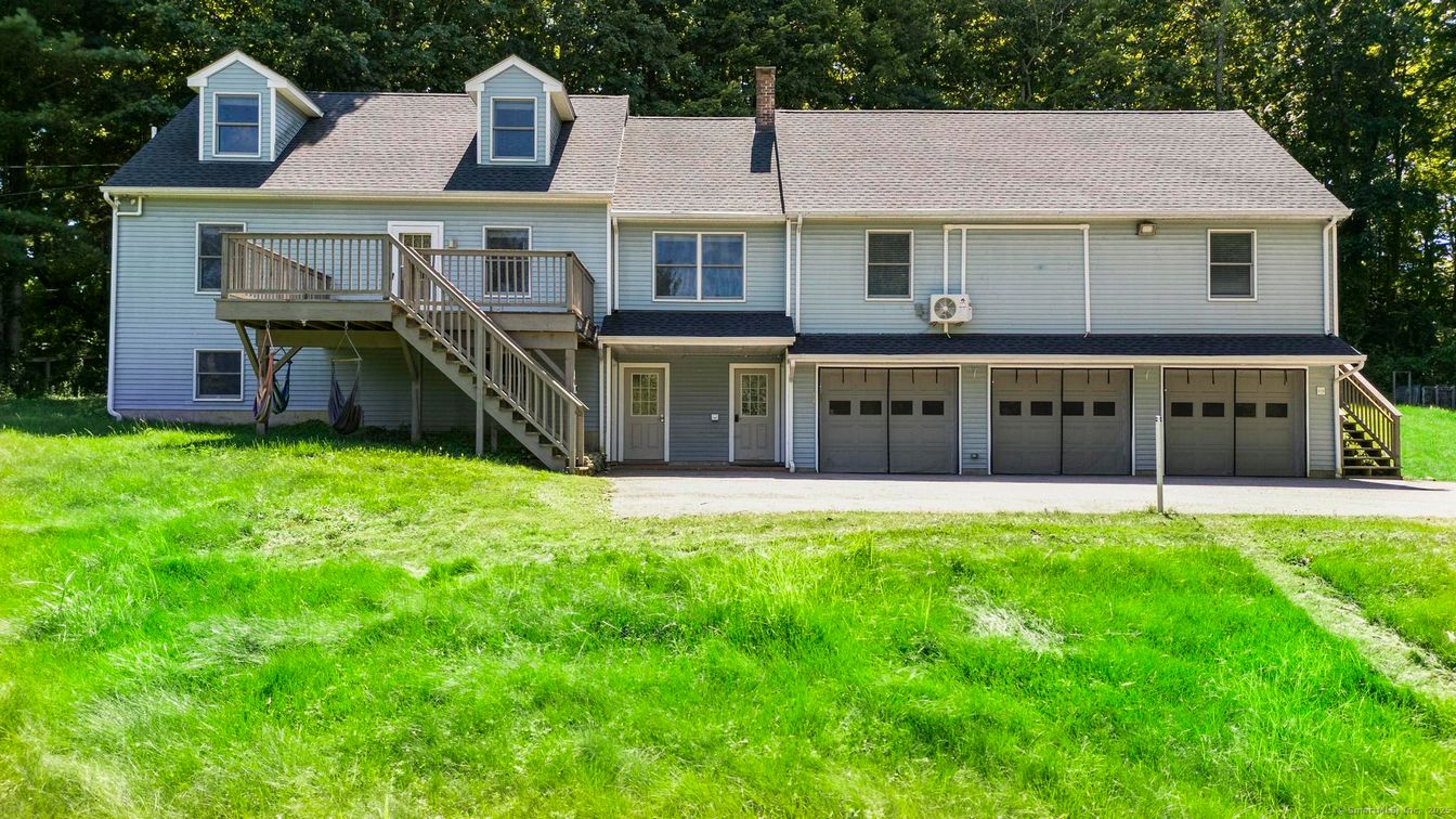 Attached, Exterior, Facade, Cape Cod