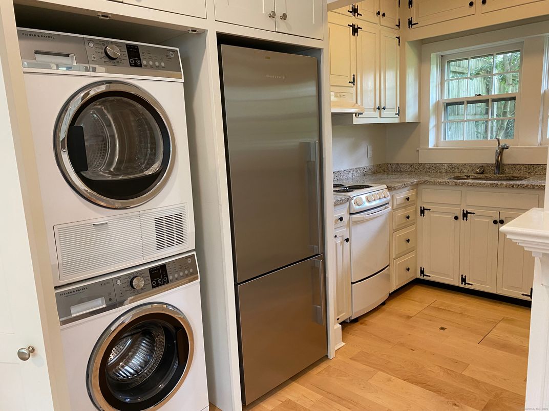 Interior, Washer, Wood Texture Flooring
