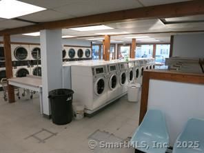 Interior, Washer, Wooden Beams