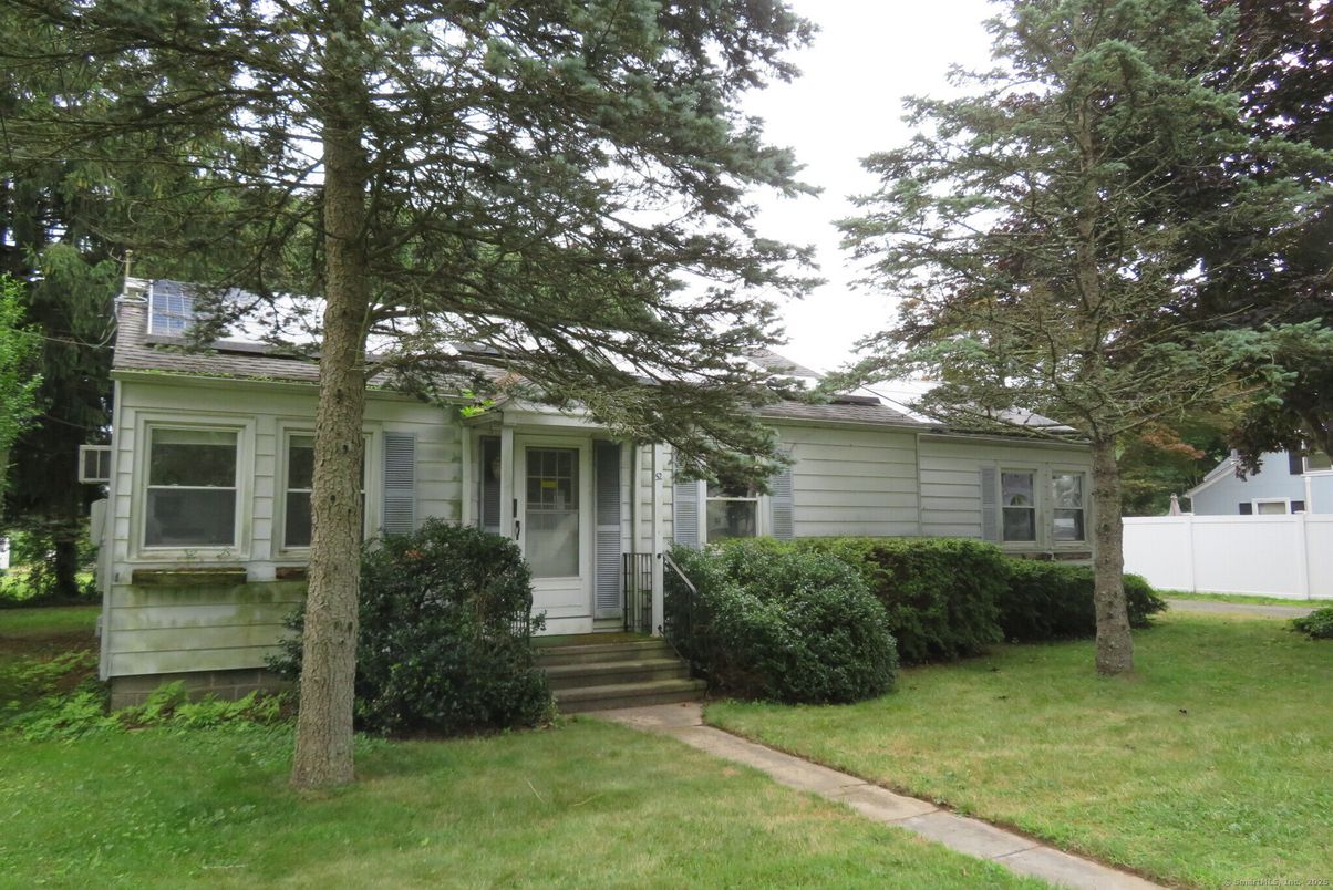 Exterior, Facade, Cape Cod
