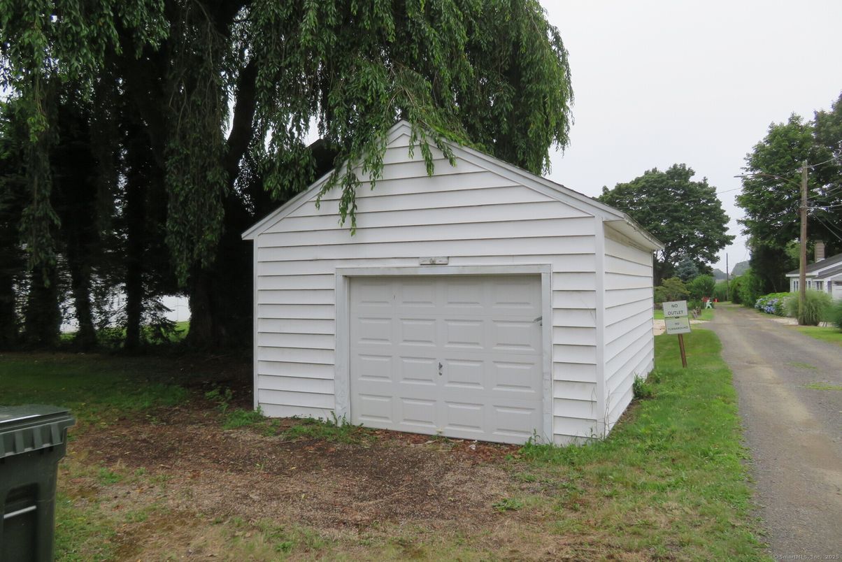 Detached Garage, Exterior