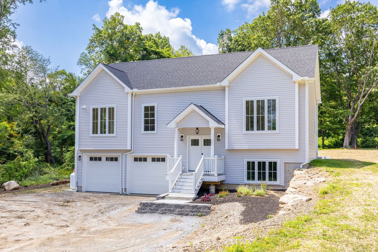 Attached, Exterior, Facade, Raised Ranch