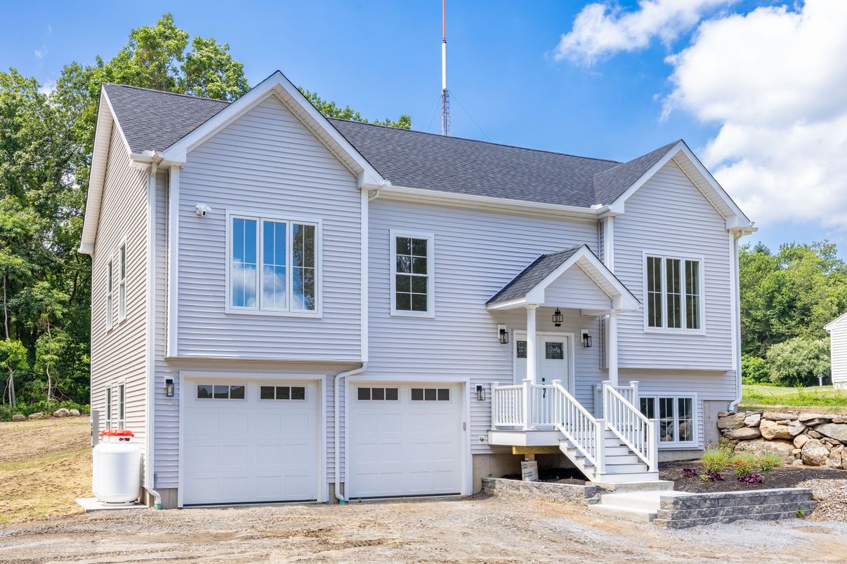 Attached, Exterior, Facade, Raised Ranch