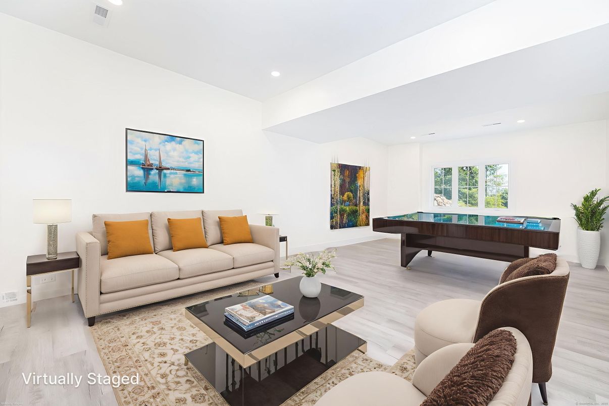 Billiard Table, Game Room, Interior, Living room, Recessed Lighting, Wood Texture Flooring