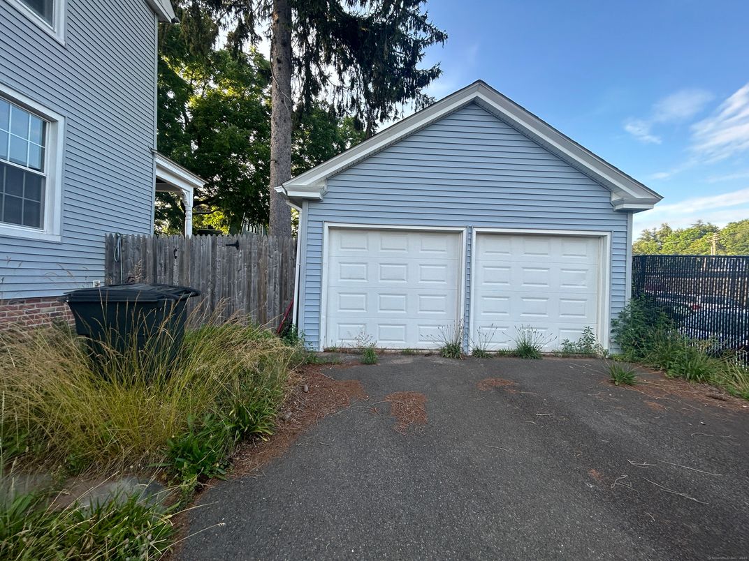 Detached Garage, Exterior