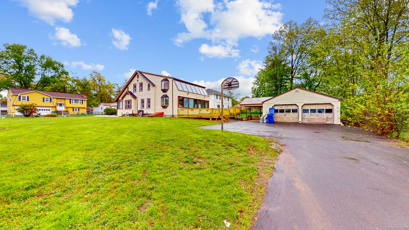 Backyard, Detached Garage, Exterior