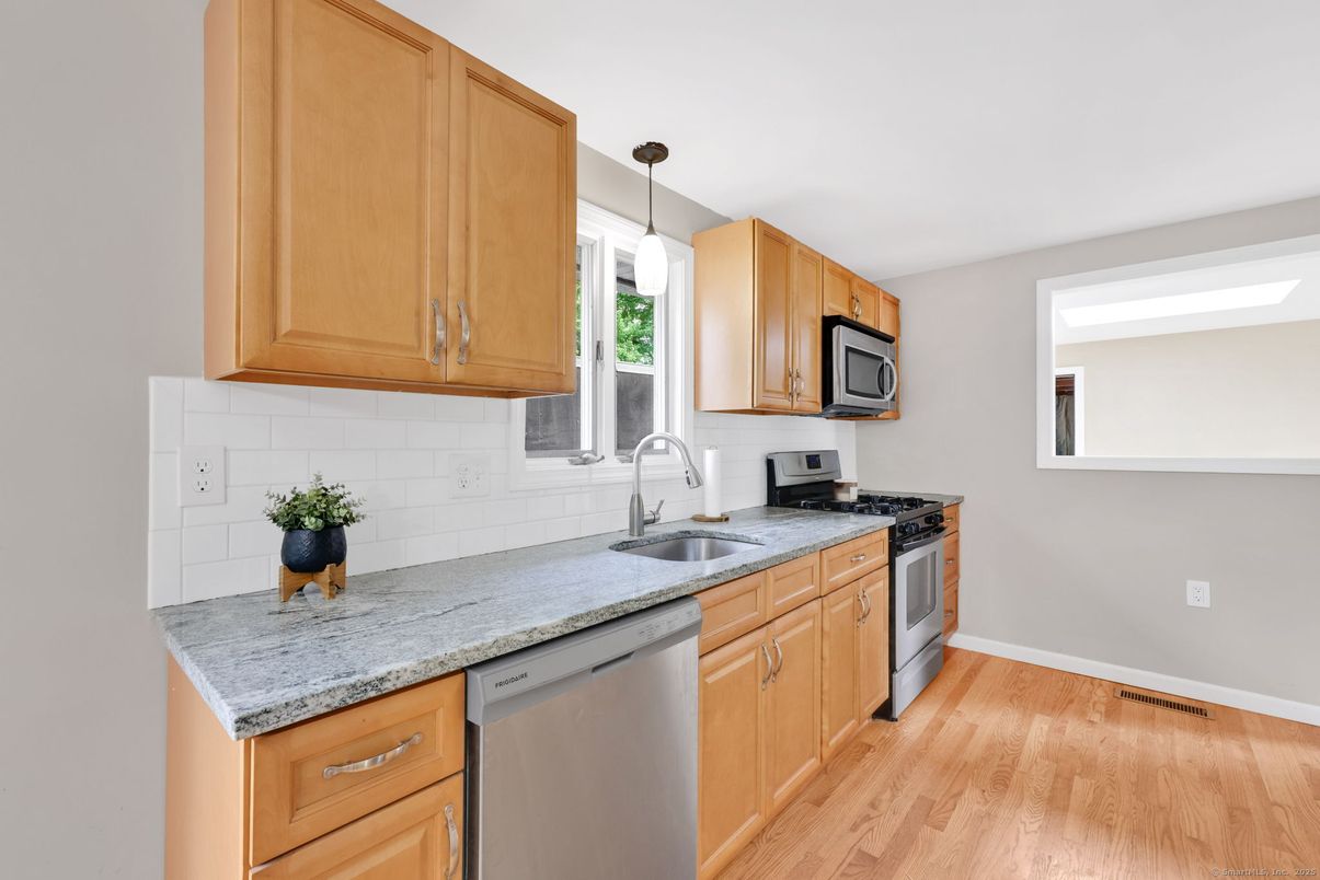 Interior, Kitchen, Pendant Lights, Wood Texture Flooring