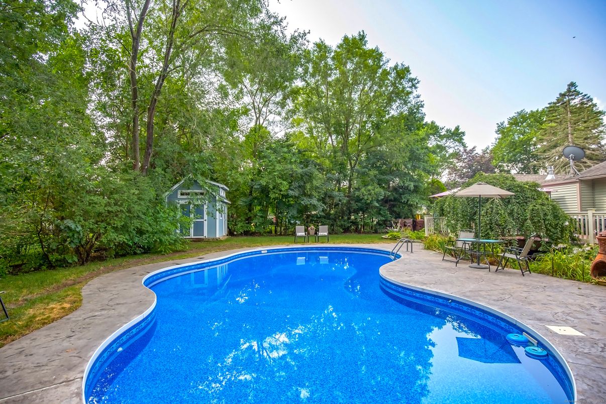 Exterior, Pool