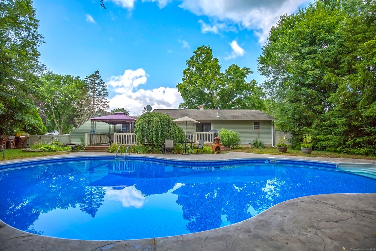 Exterior, Pool