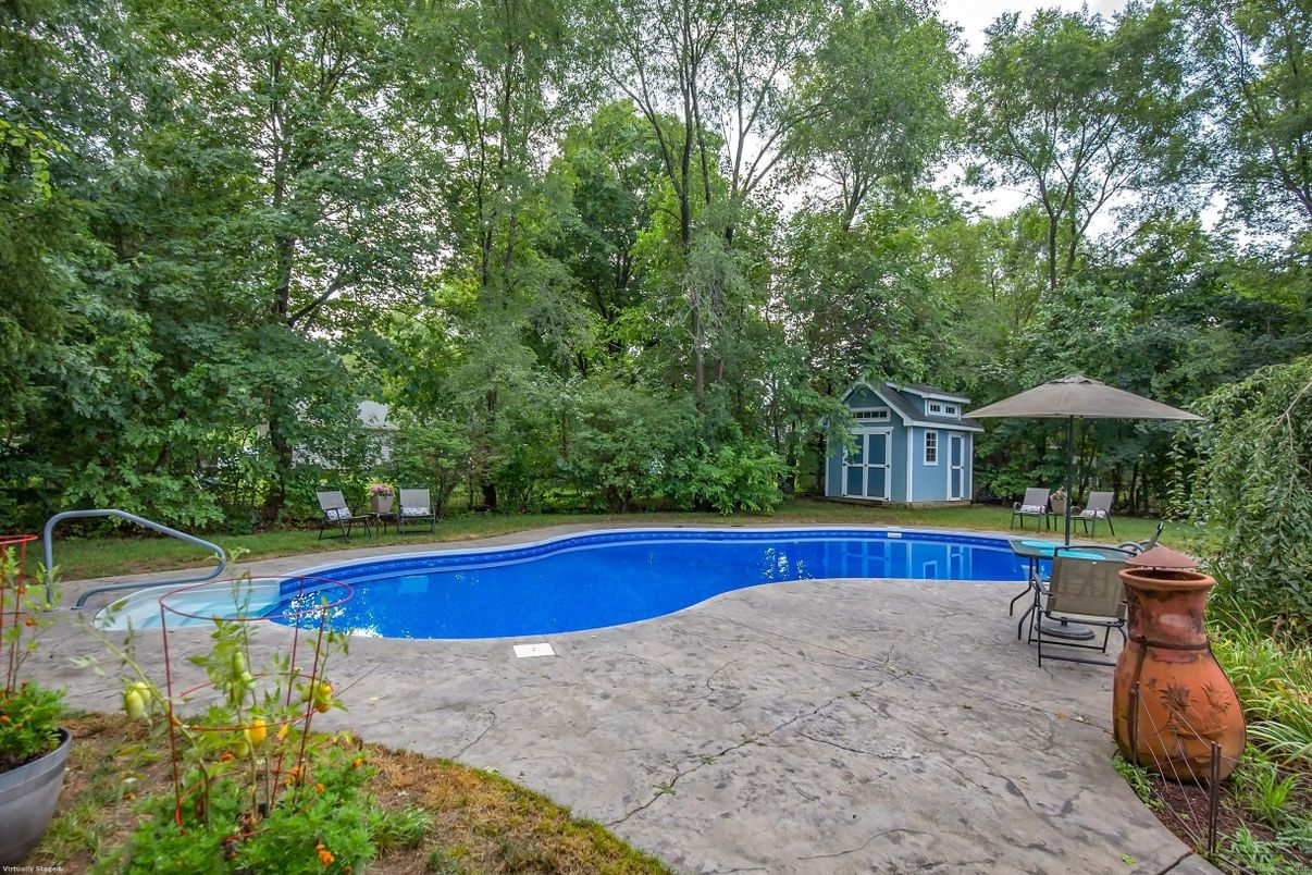 Exterior, Pool