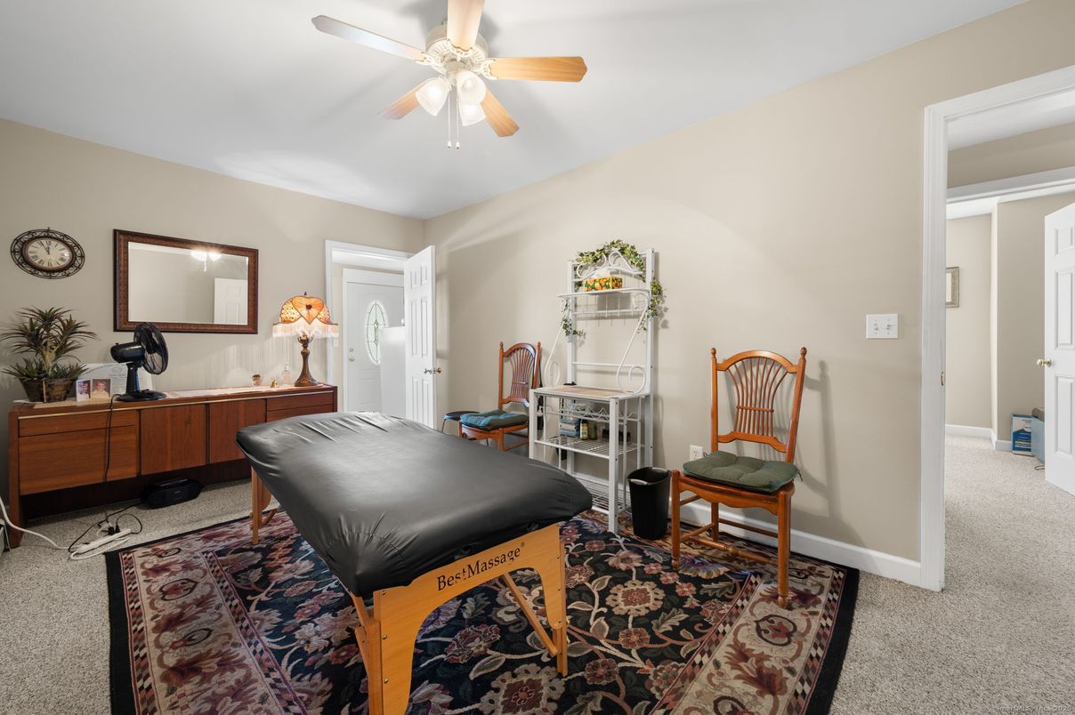 Home Office, Interior
