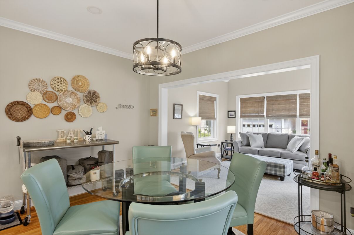 Chandelier, Dining room, Interior, Living room, Pendant Lights, Wood Texture Flooring