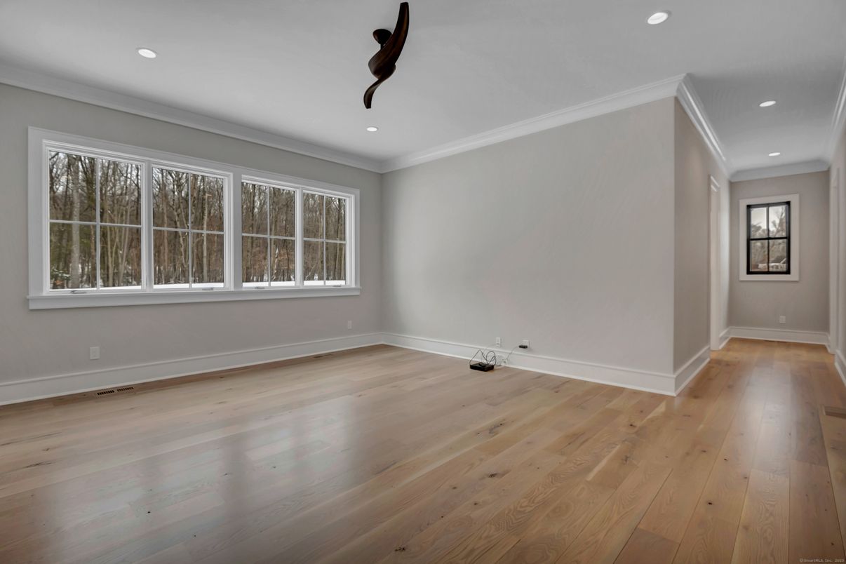 Empty room, Interior, Recessed Lighting, Wood Texture Flooring