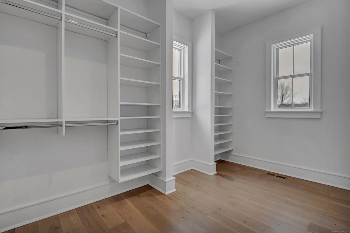 Interior, Walk-in Closets, Wood Texture Flooring