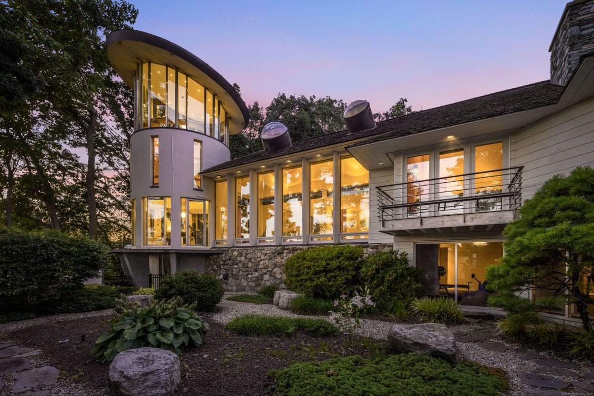 Backyard, Exterior, Facade, Modern
