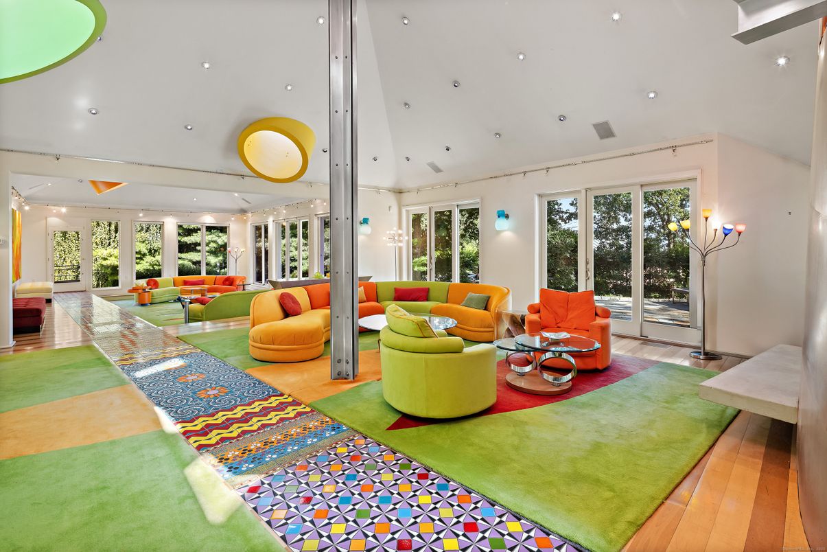 Interior, Living room, Pendant Lights, Recessed Lighting, Wood Texture Flooring