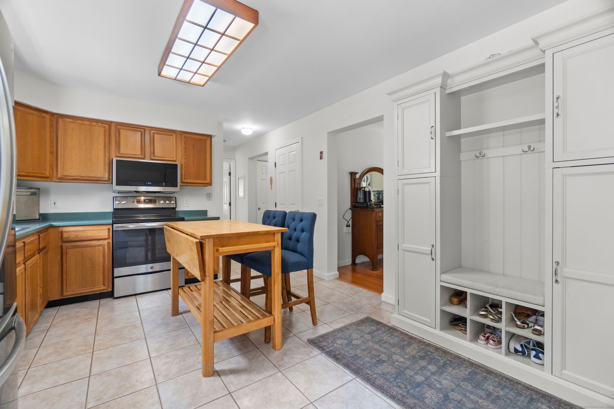 Dining room, Interior, Kitchen, Stainless Steel Appliances