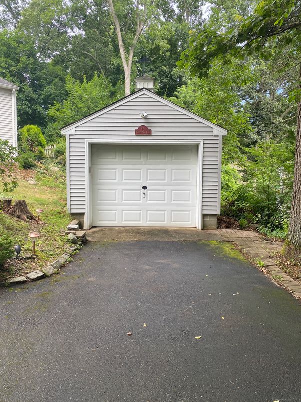 Detached Garage, Exterior