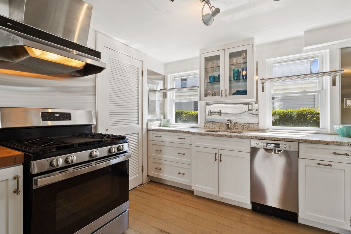 Interior, Kitchen, Stainless Steel Appliances, Wood Texture Flooring