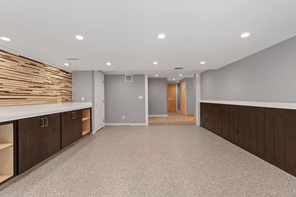 Empty room, Interior, Recessed Lighting, Wooden Walls