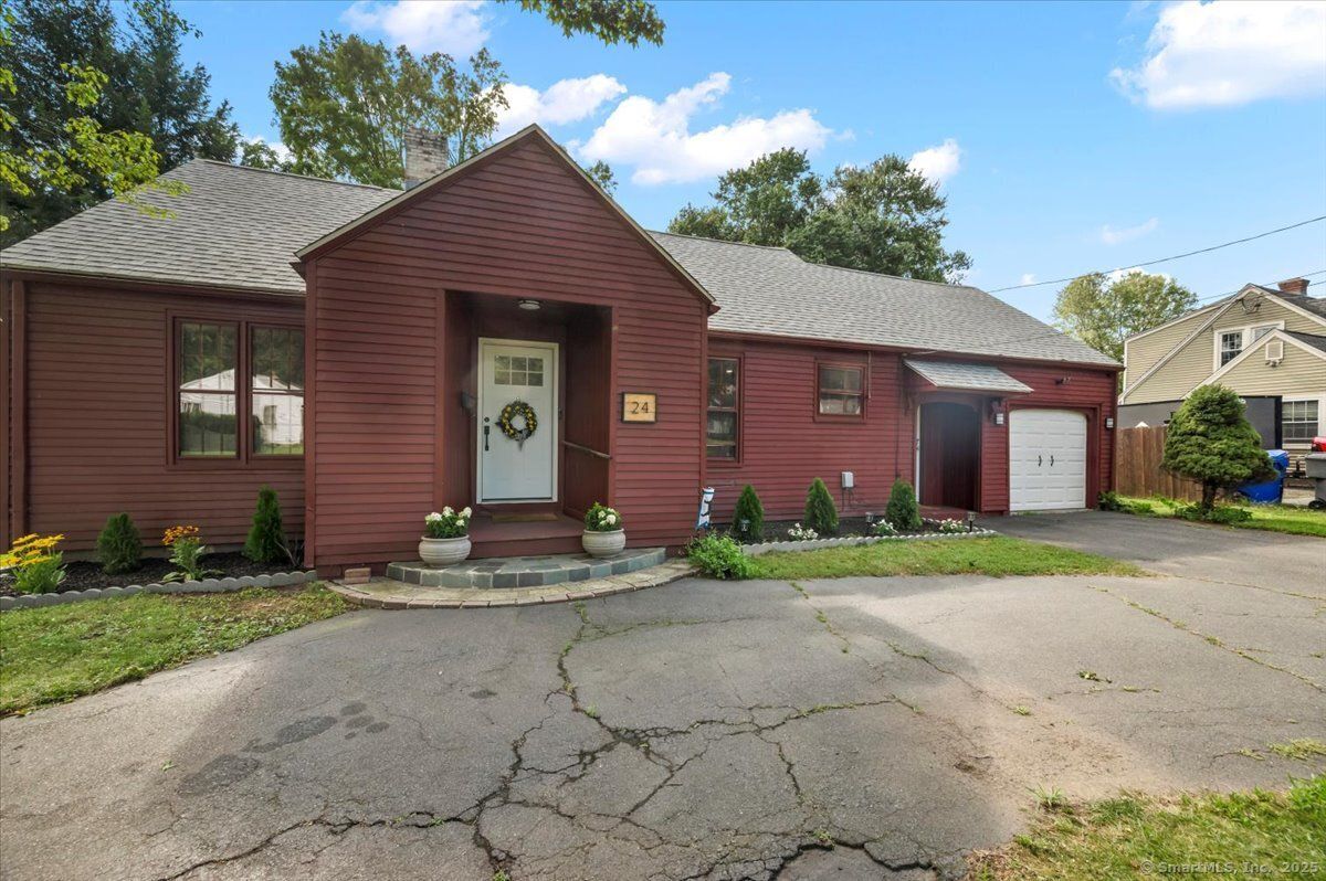 Detached Garage, Exterior, Facade, Cape Cod