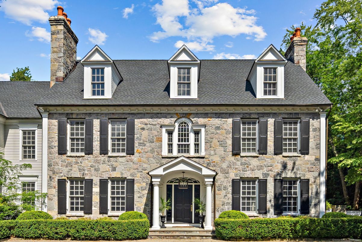 Exterior, Facade, Georgian