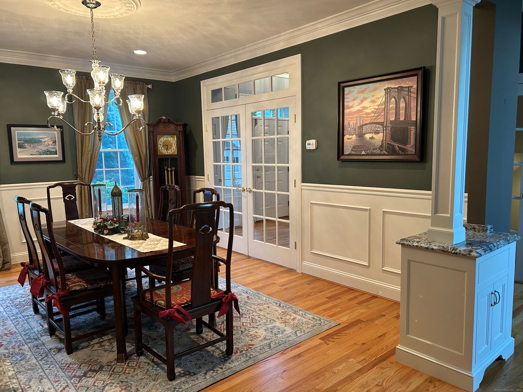 Chandelier, Dining room, Interior, Recessed Lighting, Wood Texture Flooring