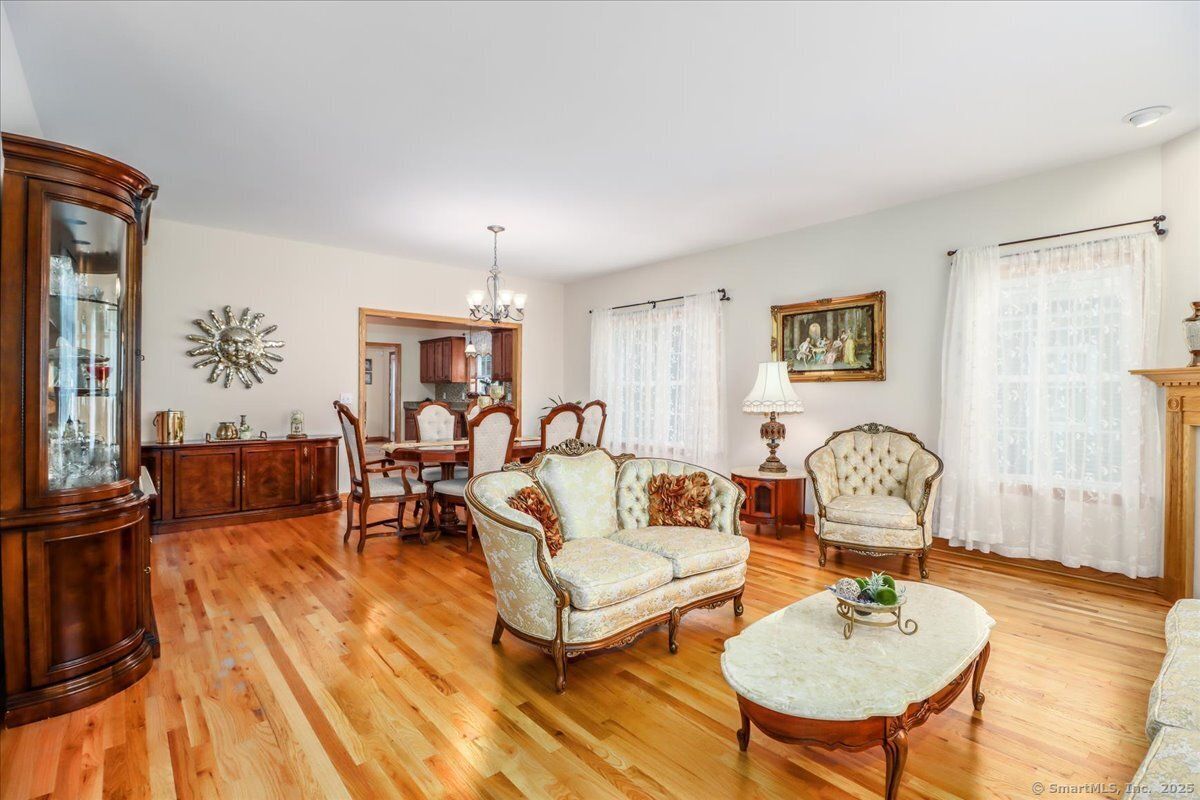 Chandelier, Dining room, Interior, Recessed Lighting, Wood Texture Flooring