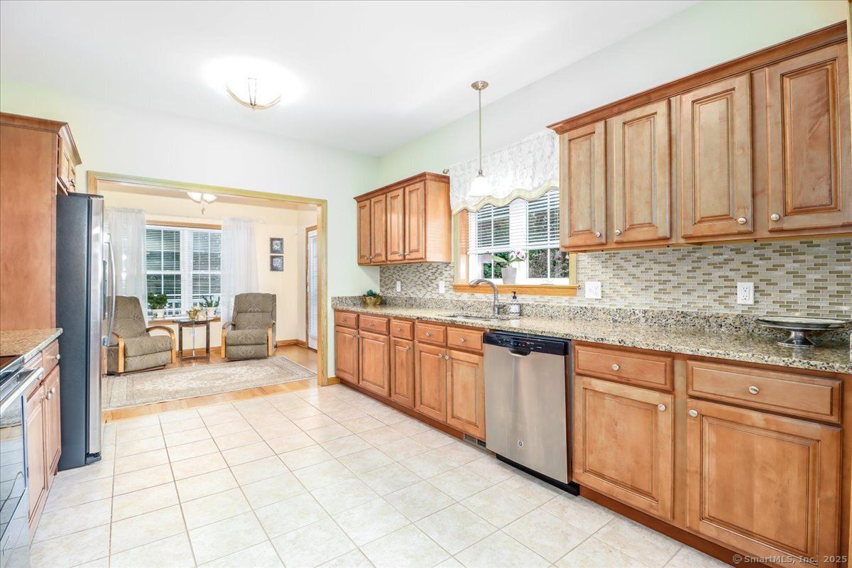 Interior, Kitchen, Pendant Lights, Stainless Steel Appliances