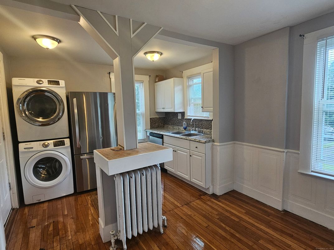 Interior, Kitchen, Utility Closets, Washer, Wood Texture Flooring