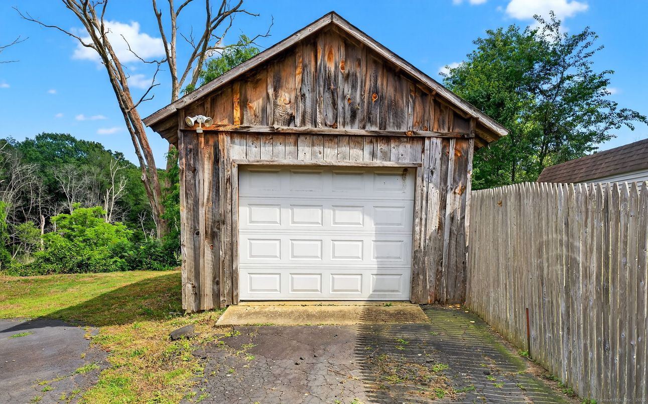 Detached Garage, Exterior