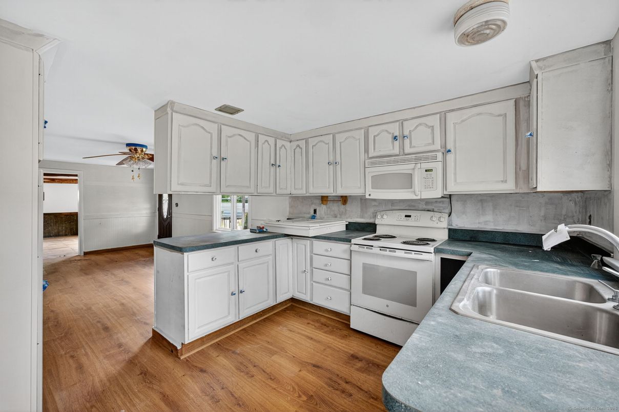 Interior, Kitchen, Wood Texture Flooring
