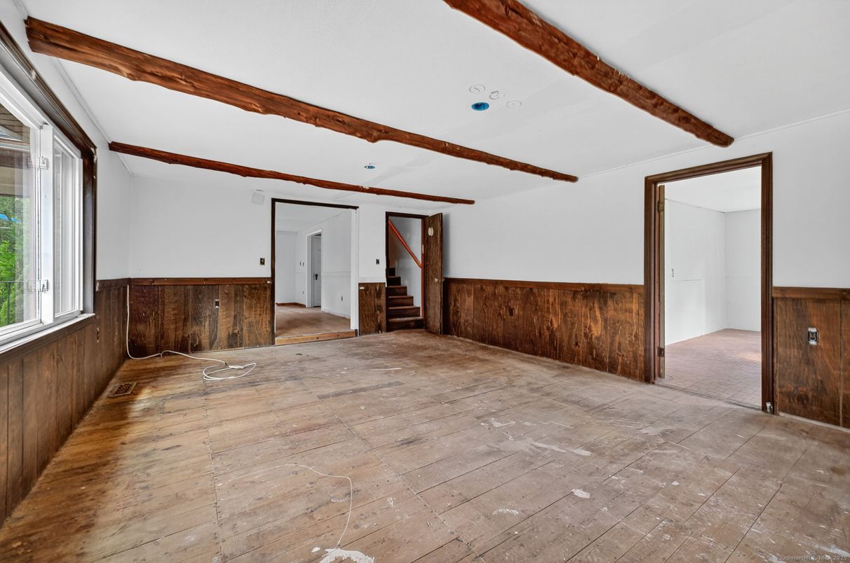 Empty room, Interior, Wooden Beams, Wood Texture Flooring