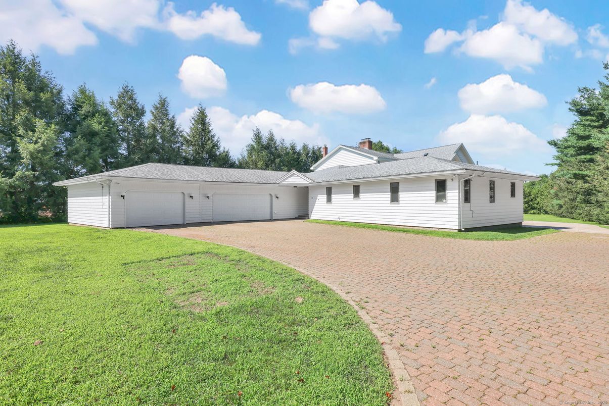 Backyard, Detached Garage, Exterior