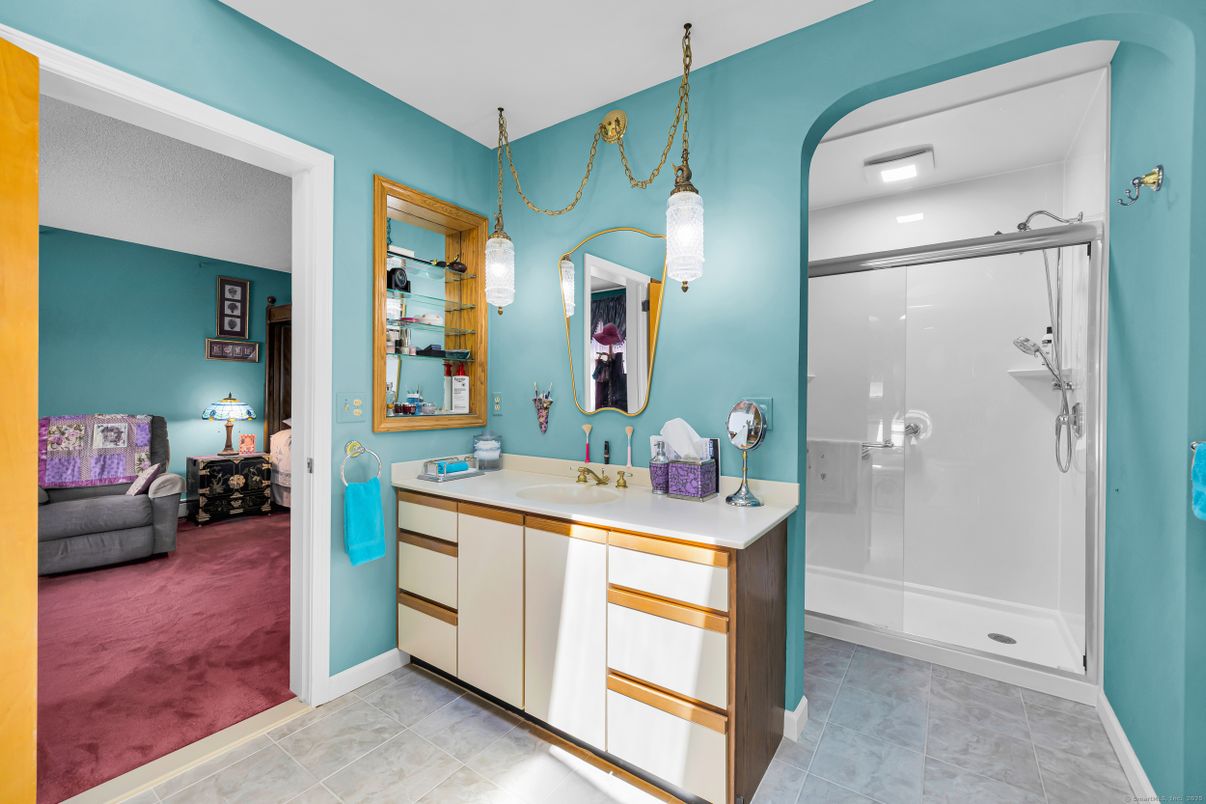 Bathroom, Glass Shower, Interior, Pendant Lights, Recessed Lighting