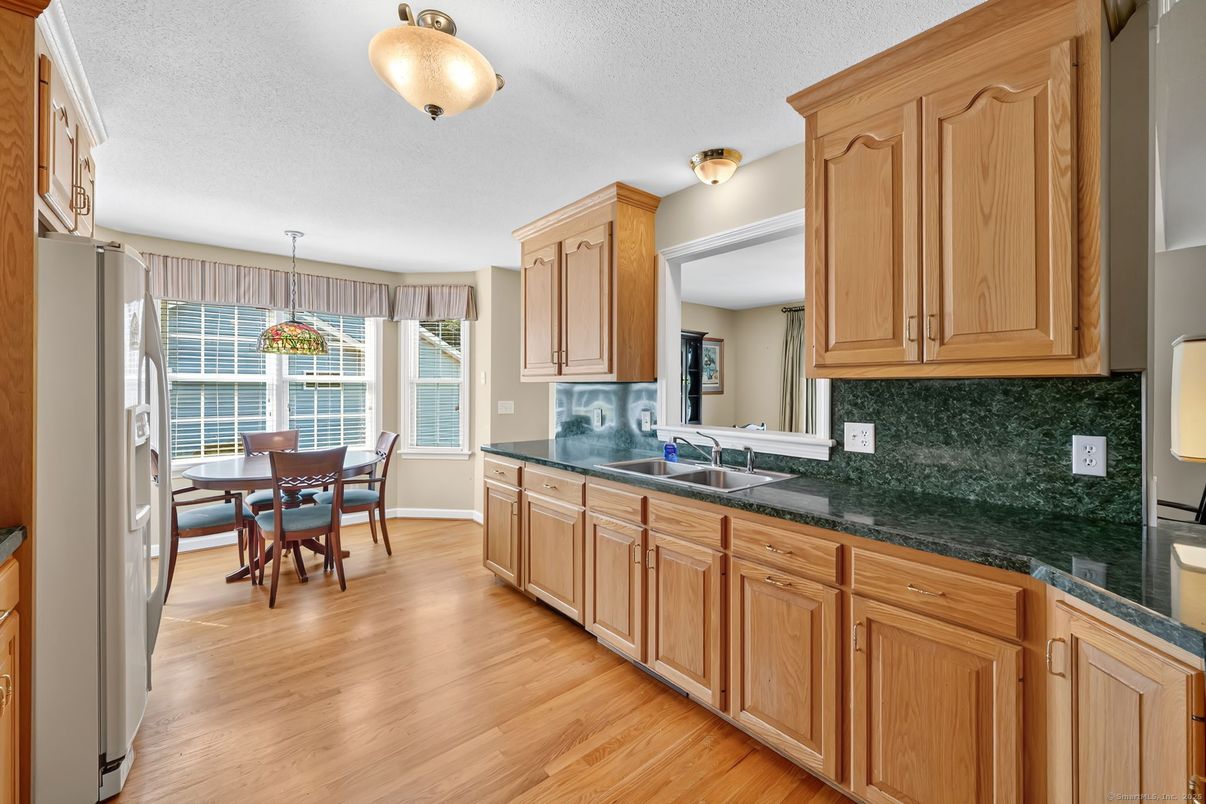 Dining room, Interior, Kitchen, Pendant Lights, Wood Texture Flooring