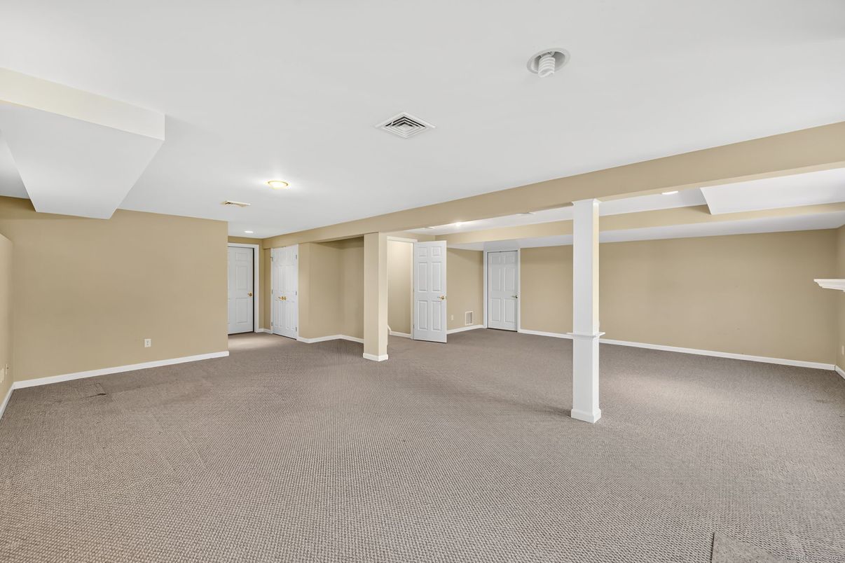 Empty room, Interior, Recessed Lighting