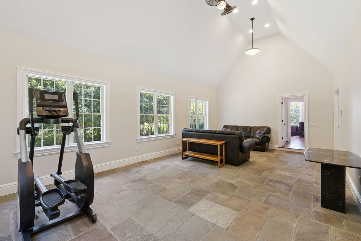 Fitness Equipment, Interior, Living room, Pendant Lights, Recessed Lighting