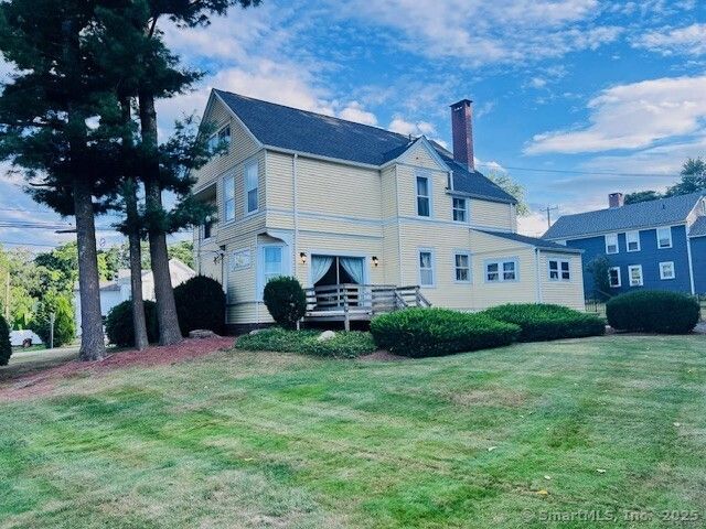 Backyard, Exterior, Facade, Queen Anne Victorian