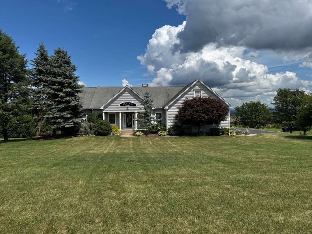 Backyard, Exterior, Facade, Ranch
