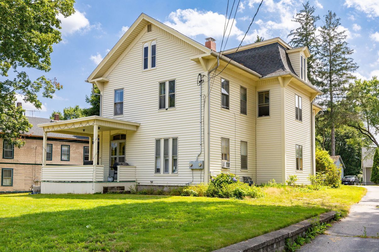Exterior, Facade, Queen Anne Victorian
