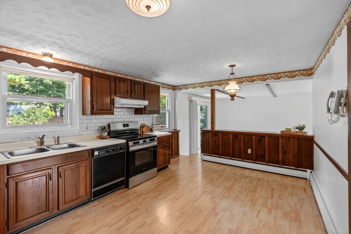 Interior, Kitchen, Pendant Lights, Wood Texture Flooring