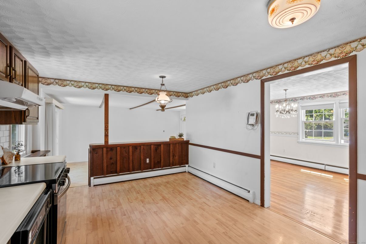 Chandelier, Empty room, Interior, Wood Texture Flooring