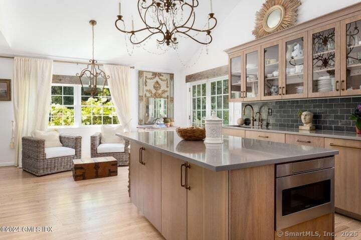 Chandelier, Interior, Kitchen, Wood Texture Flooring