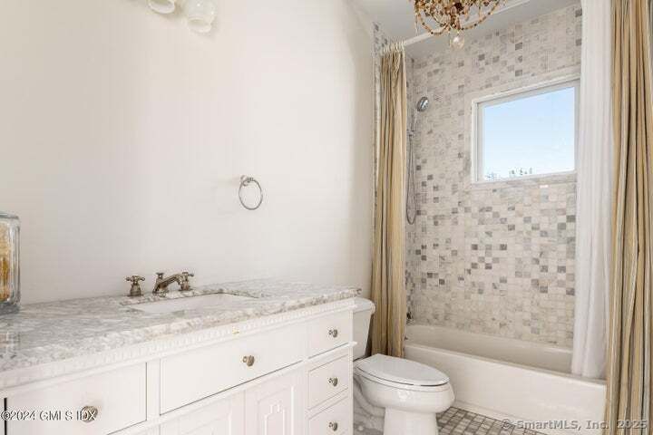 Bathroom, Chandelier, Interior