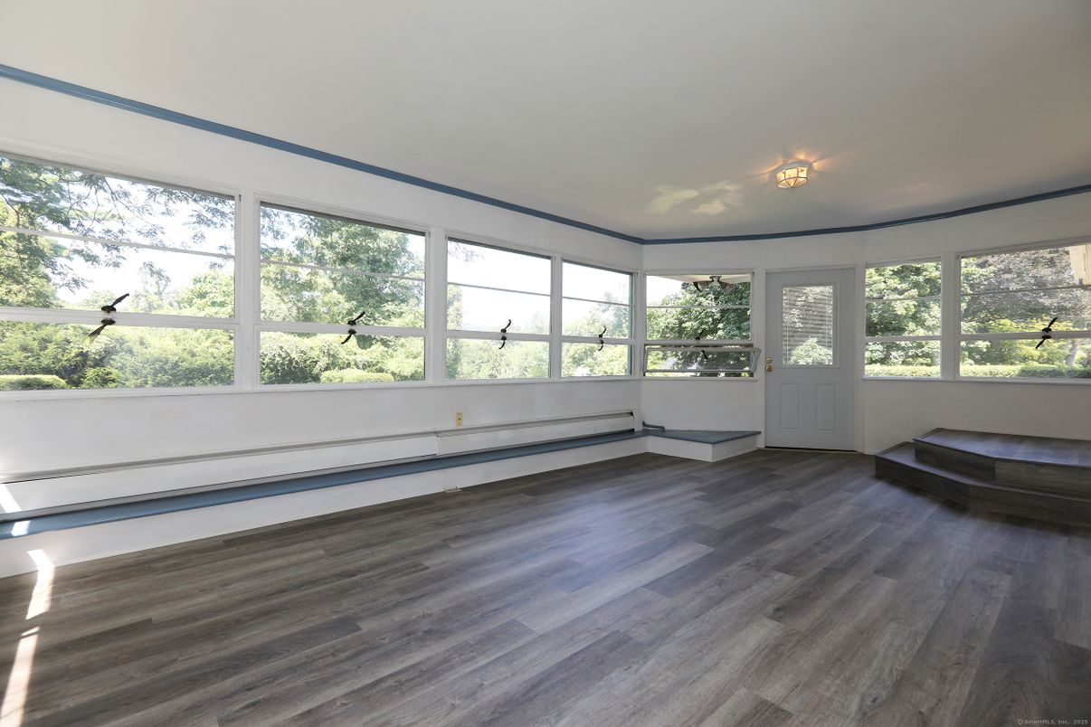 Empty room, Interior, Sun Room, Wood Texture Flooring