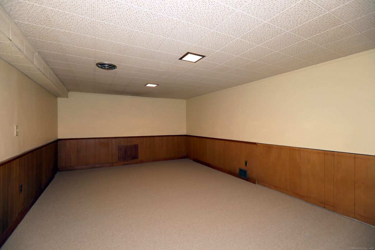 Empty room, Interior, Recessed Lighting