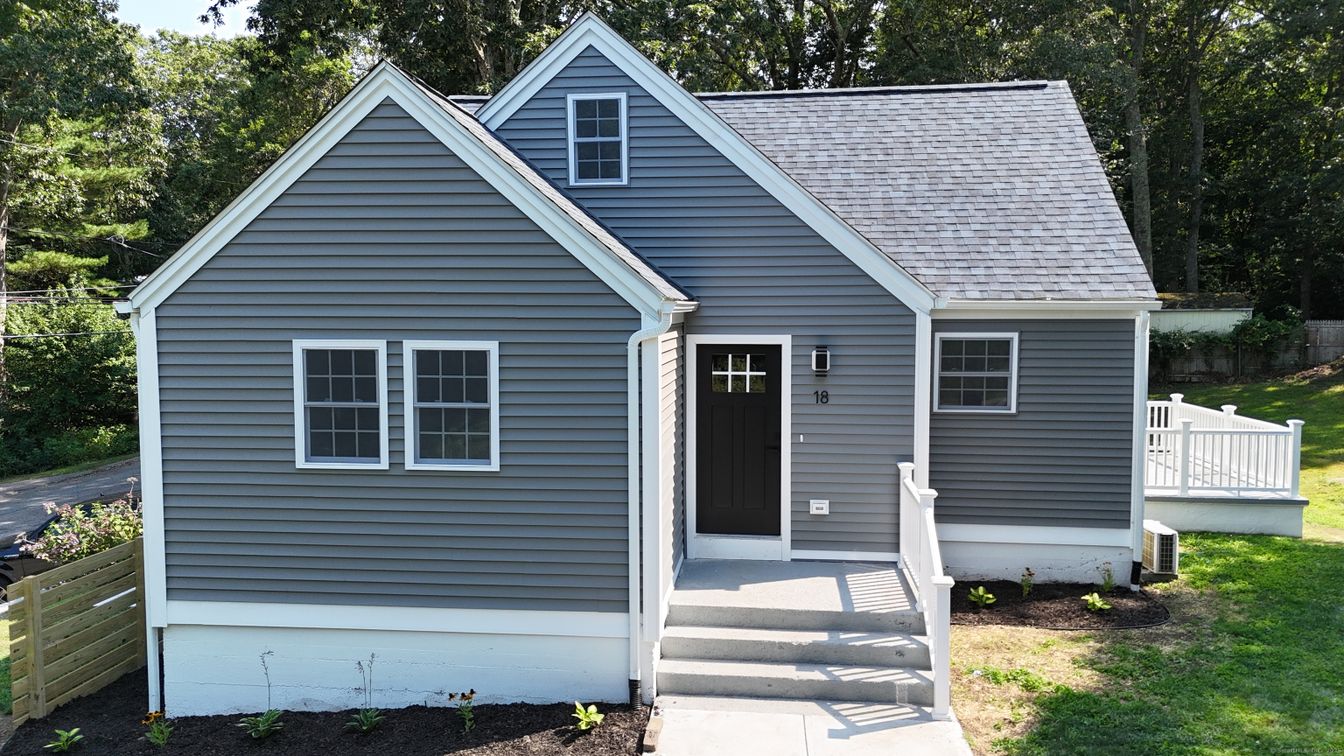 Exterior, Facade, Cape Cod